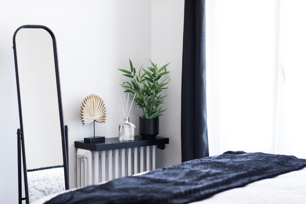 Appartement Avec Balcon A 250 M De La Gare, Hyper Centre Tours Luaran gambar