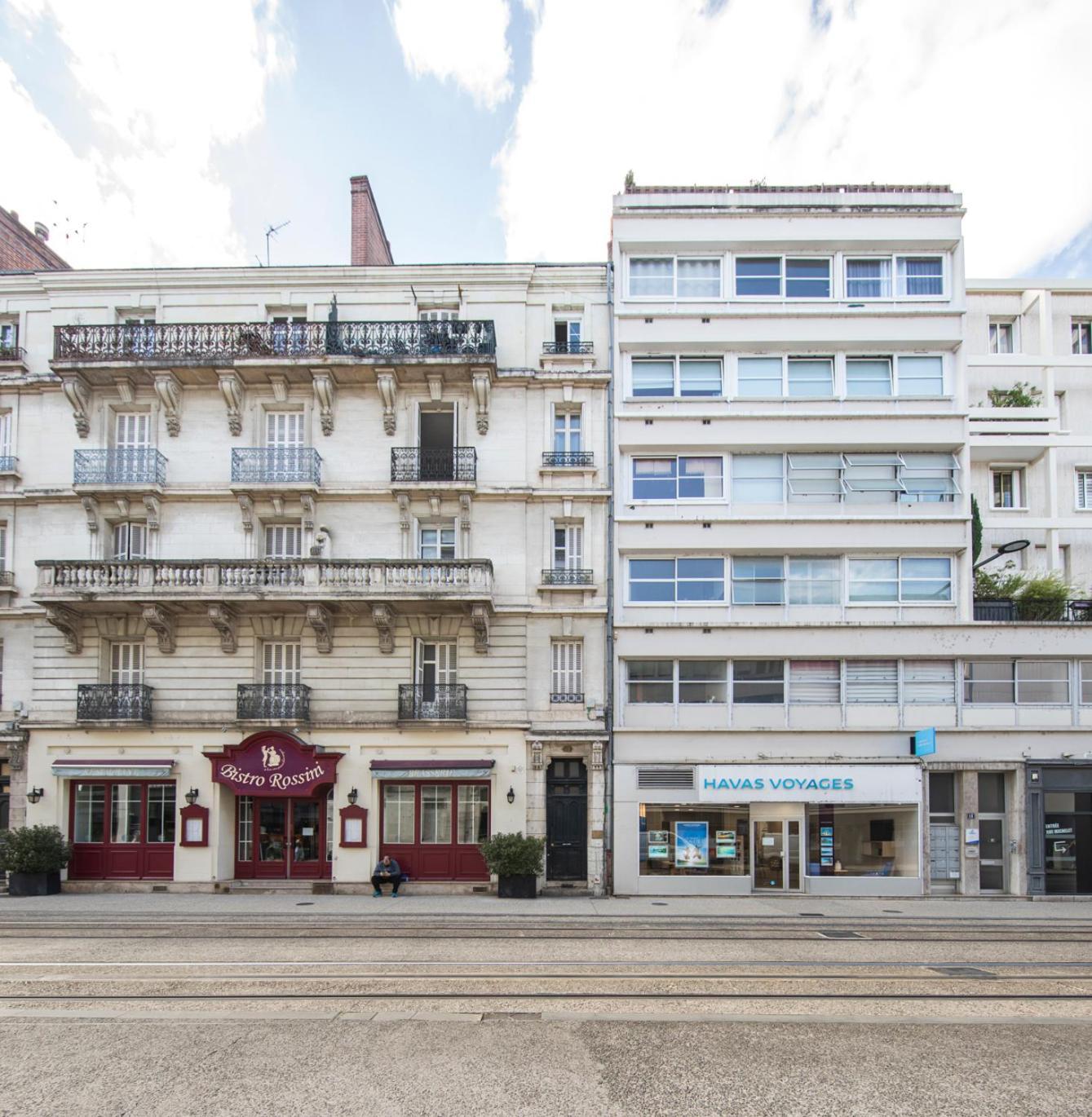 Appartement Avec Balcon A 250 M De La Gare, Hyper Centre Tours Luaran gambar